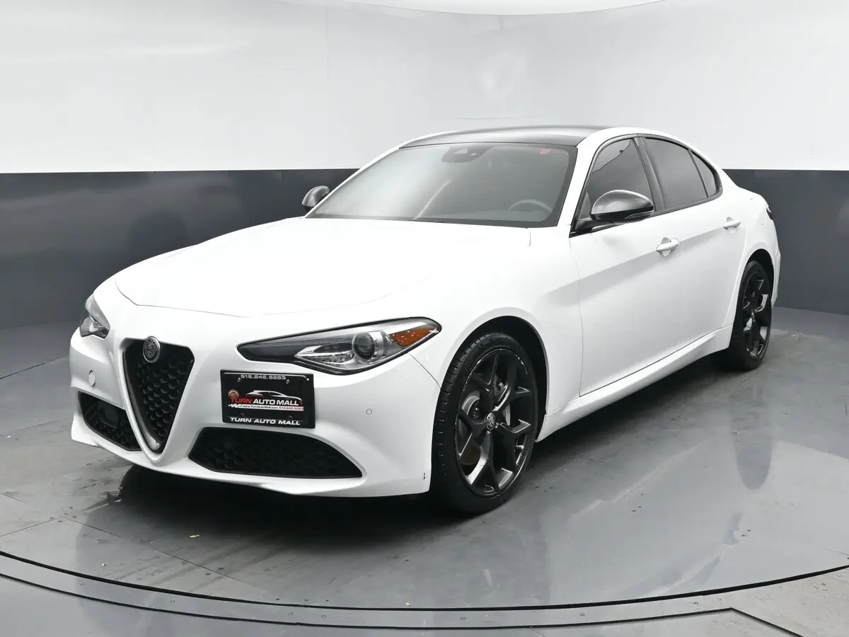 2021 Alfa Romeo Giulia Ti's photo