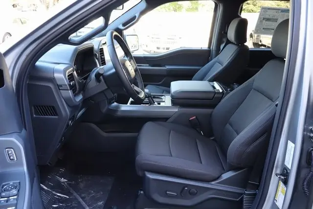 2025 Ford F-150 XLT photo 22