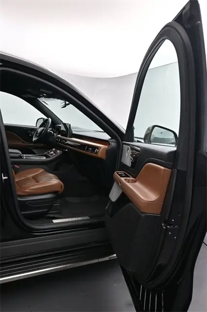 2020 Lincoln Aviator Reserve photo 10