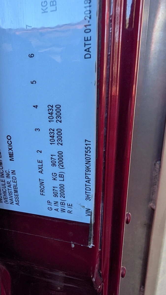 2019 International HX - image 24