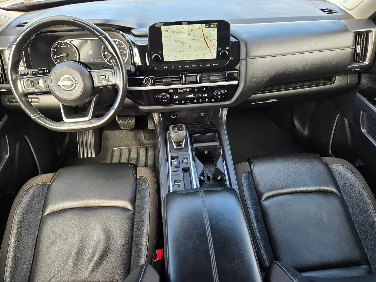 2024 Nissan Pathfinder SL photo 13