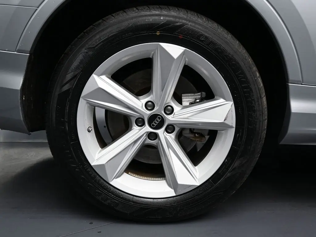 2022 Audi Q7 Premium photo 9