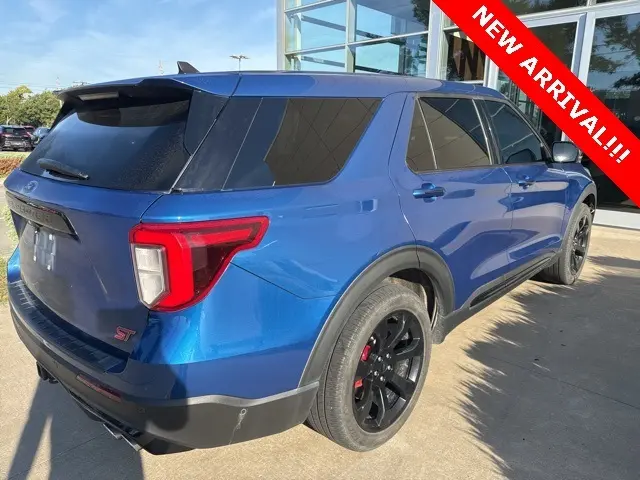 2021 Ford Explorer ST photo 2