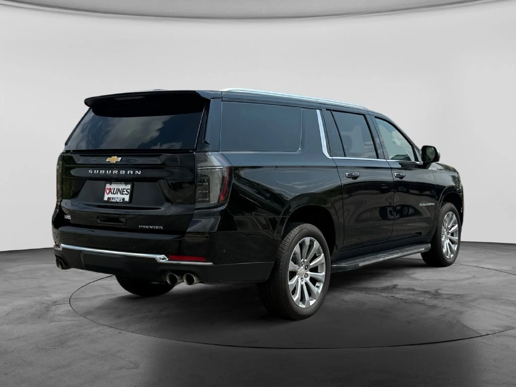 2025 Chevrolet Suburban Premier - Photo 9