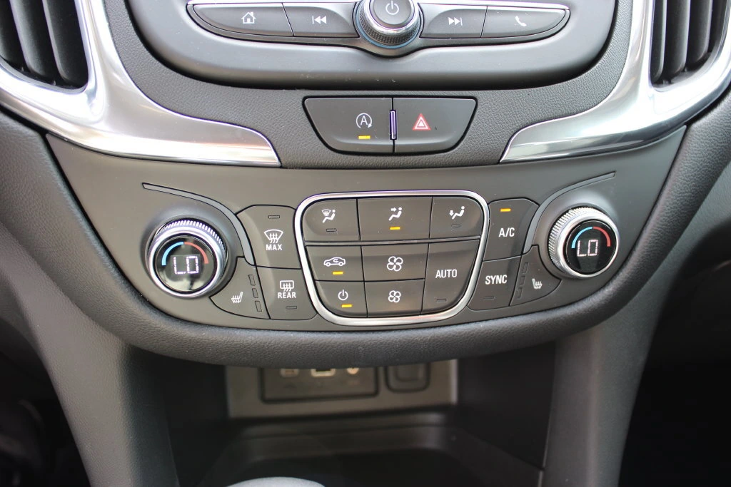 2022 Chevrolet Equinox LT - Photo 21