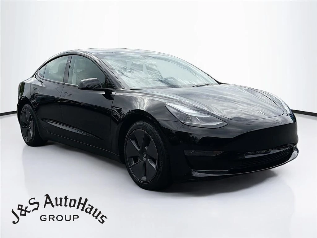 2023 Tesla Model 3 -'s photo