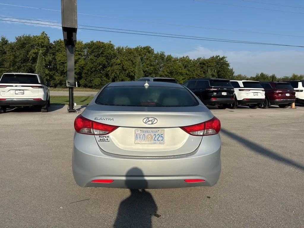 2013 Hyundai Elantra GLS photo 4