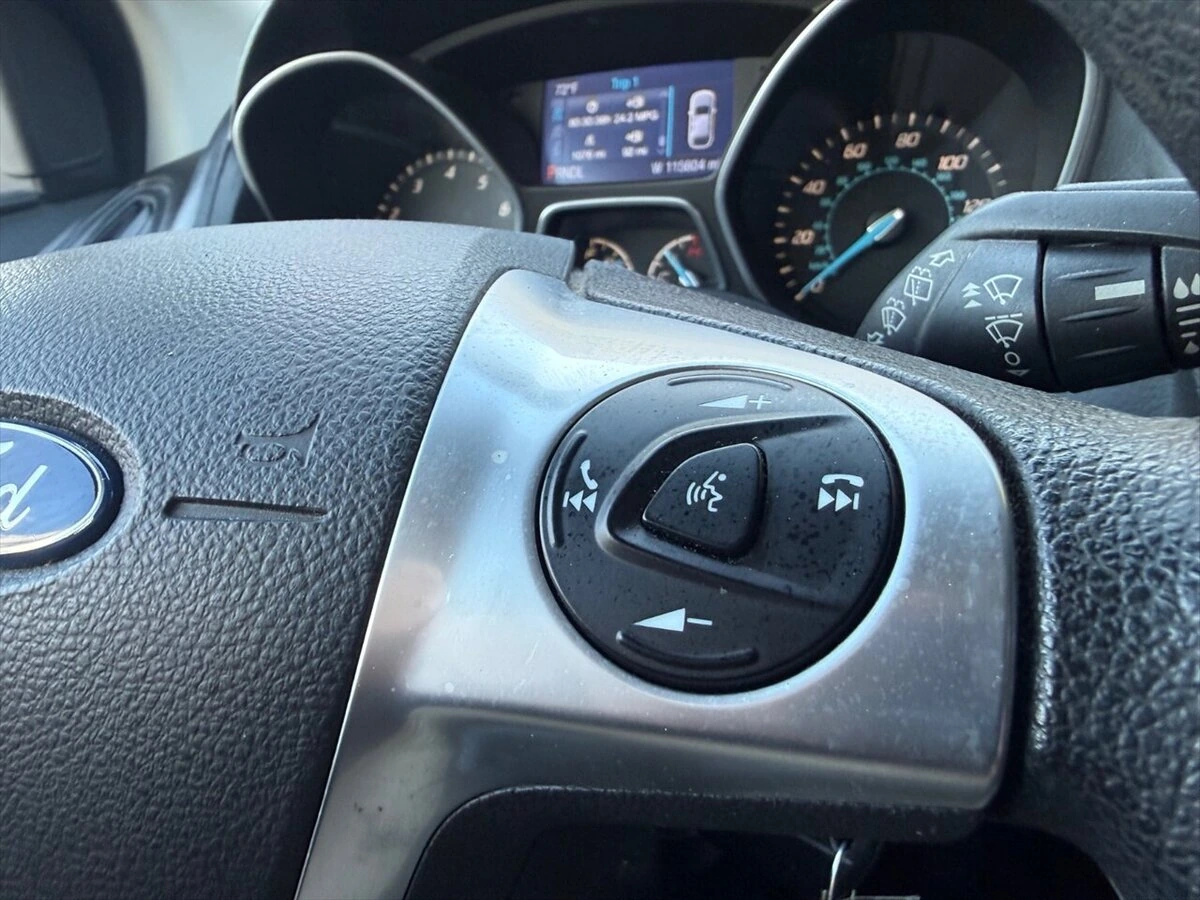 2014 Ford Focus SE - Photo 16