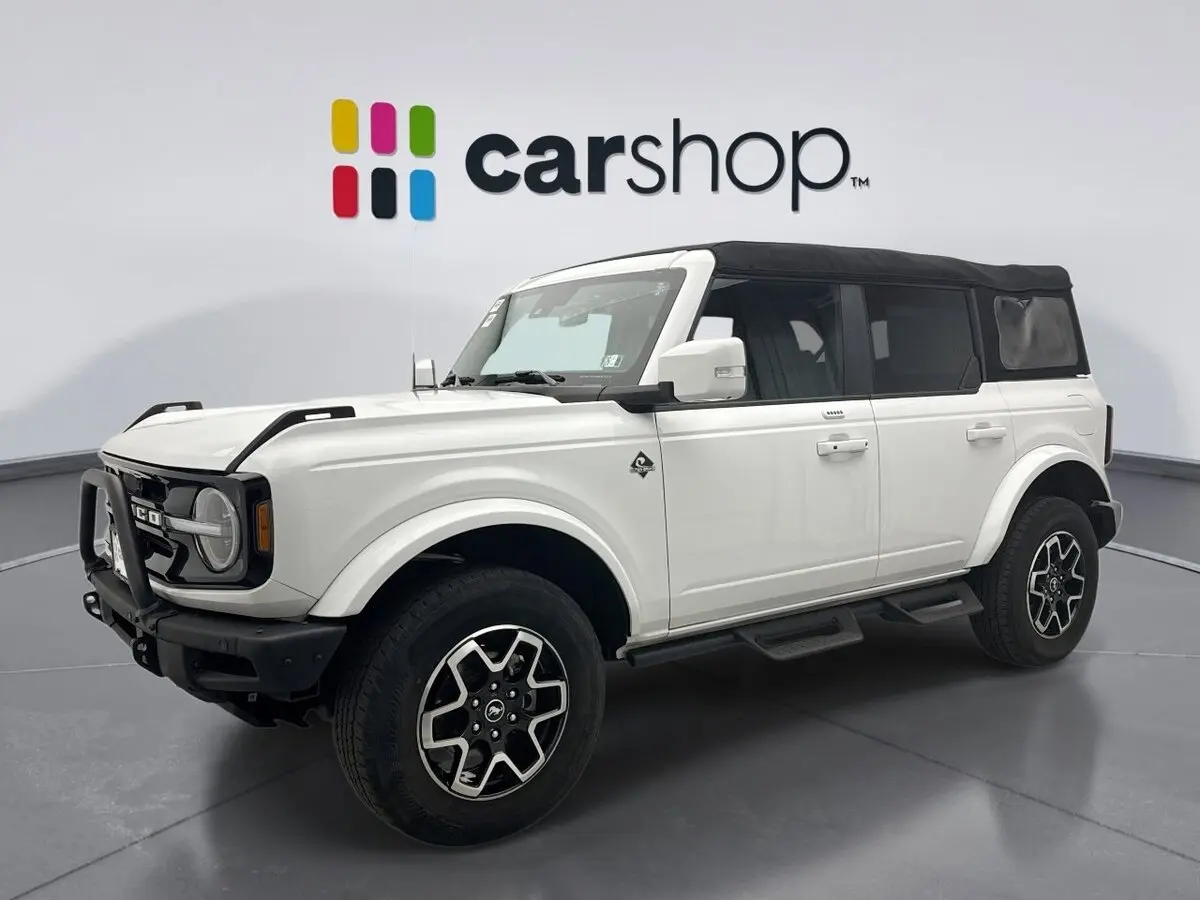 2023 Ford Bronco 4-Door Outer Banks's photo