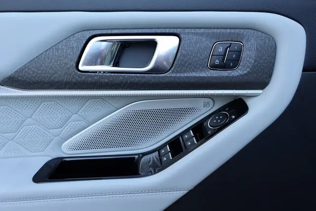 2025 Ford Explorer Platinum photo 23