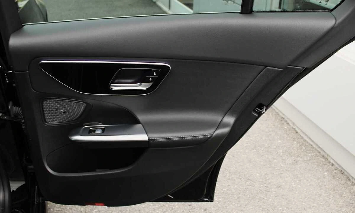 2025 Mercedes-Benz C-Class Sedan C 300 - Photo 18