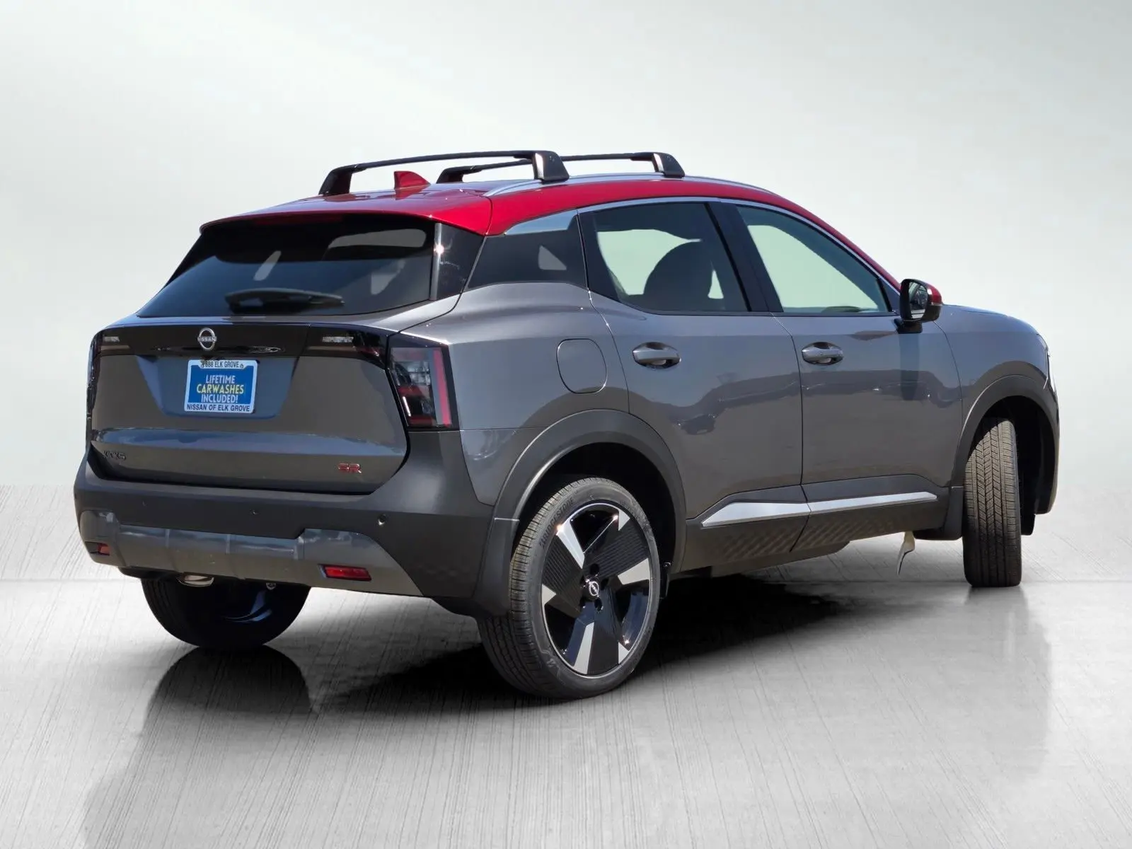 2025 Nissan Kicks SR photo 4