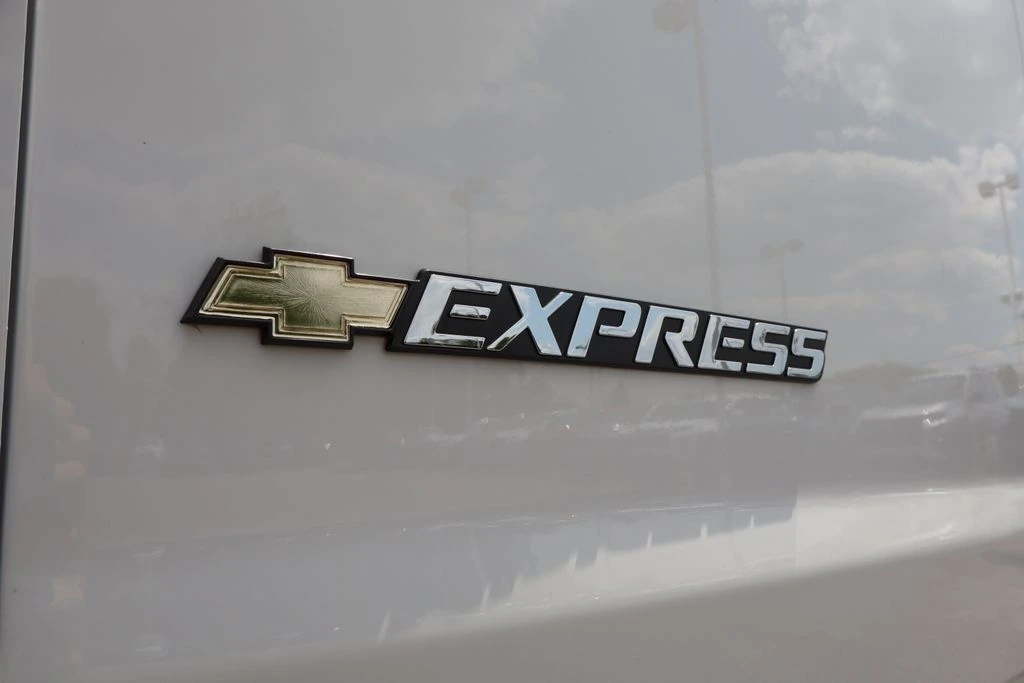 2025 Chevrolet Express Cargo Work Van - Photo 24