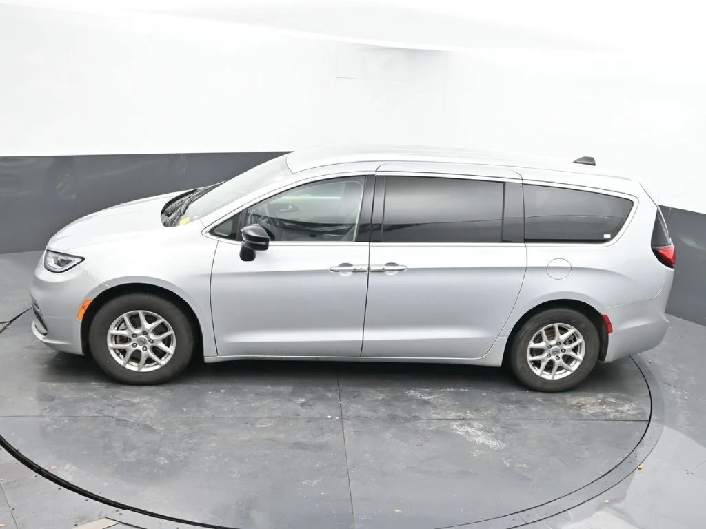 2024 Chrysler Pacifica Touring L - Photo 40