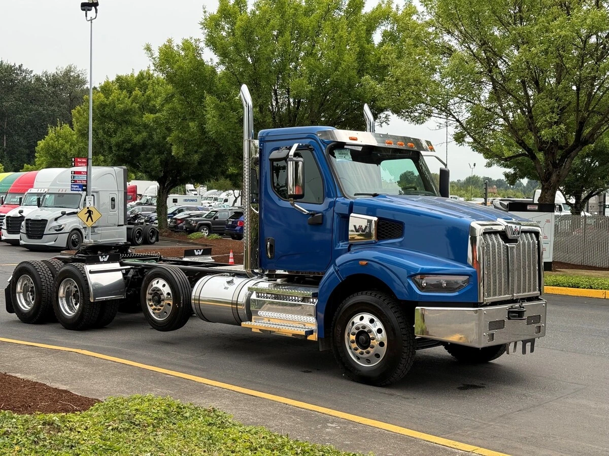 2027 Western Star 49X — photo 3