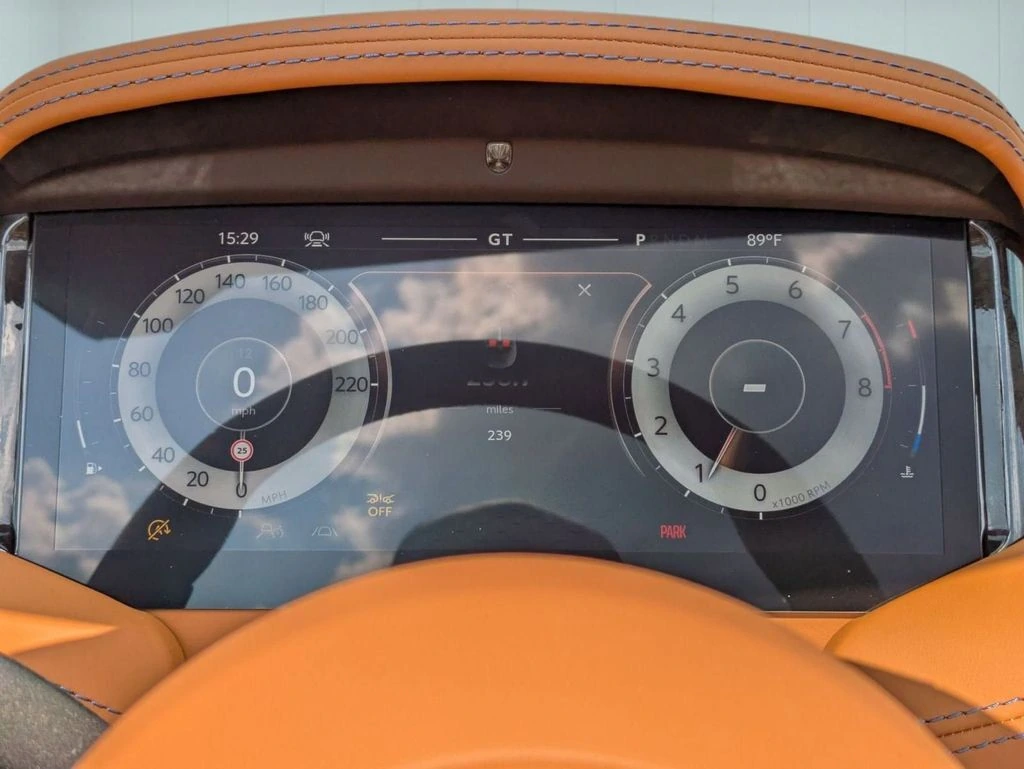 2025 Aston Martin DB12 Base - Photo 17