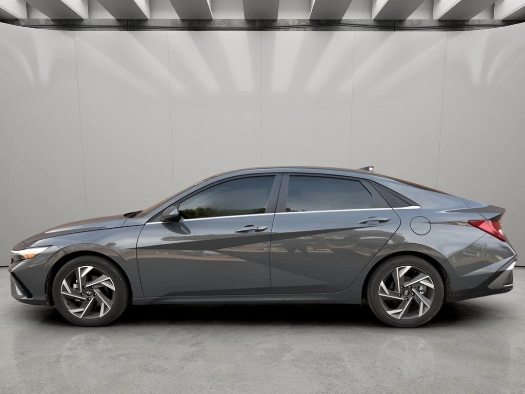 Used 2025 Hyundai Elantra SEL with VIN KMHLS4DG2SU932620 for sale in Kansas City