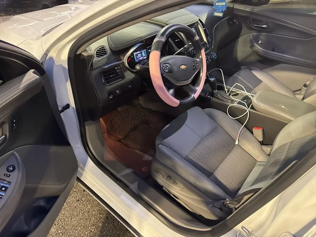 2017 Chevrolet Impala photo 15