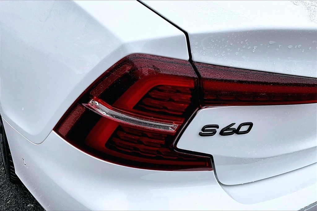 2023 Volvo - image 23