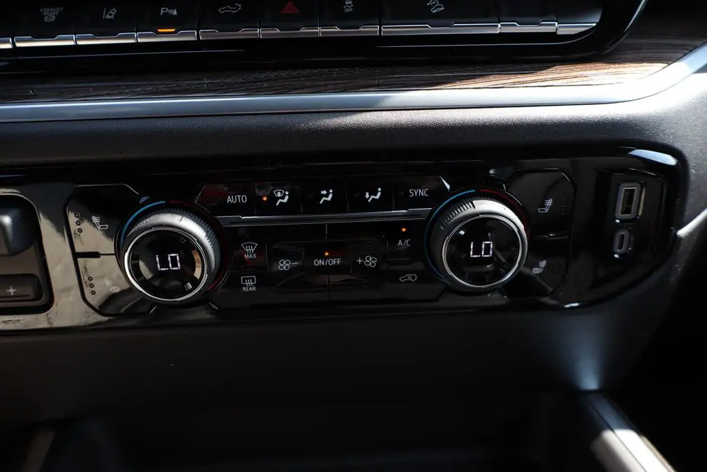 2026 Chevrolet Silverado 3500HD LT photo 24