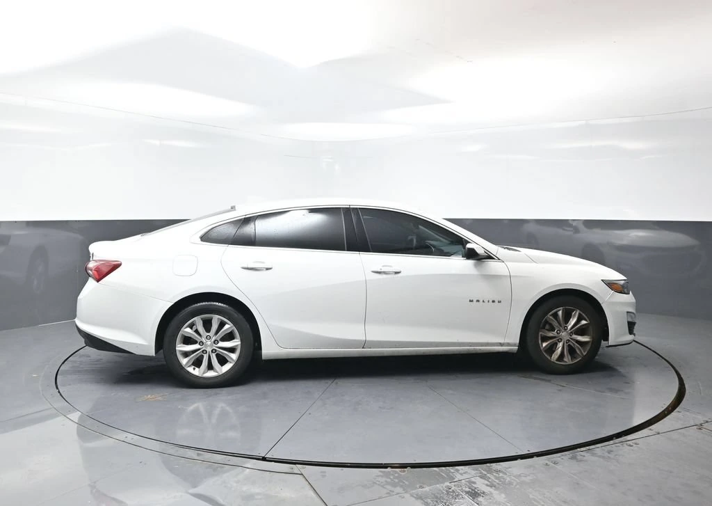 Used 2019 Chevrolet Malibu 1LT with VIN 1G1ZD5ST2KF176458 for sale in Elkhorn, WI