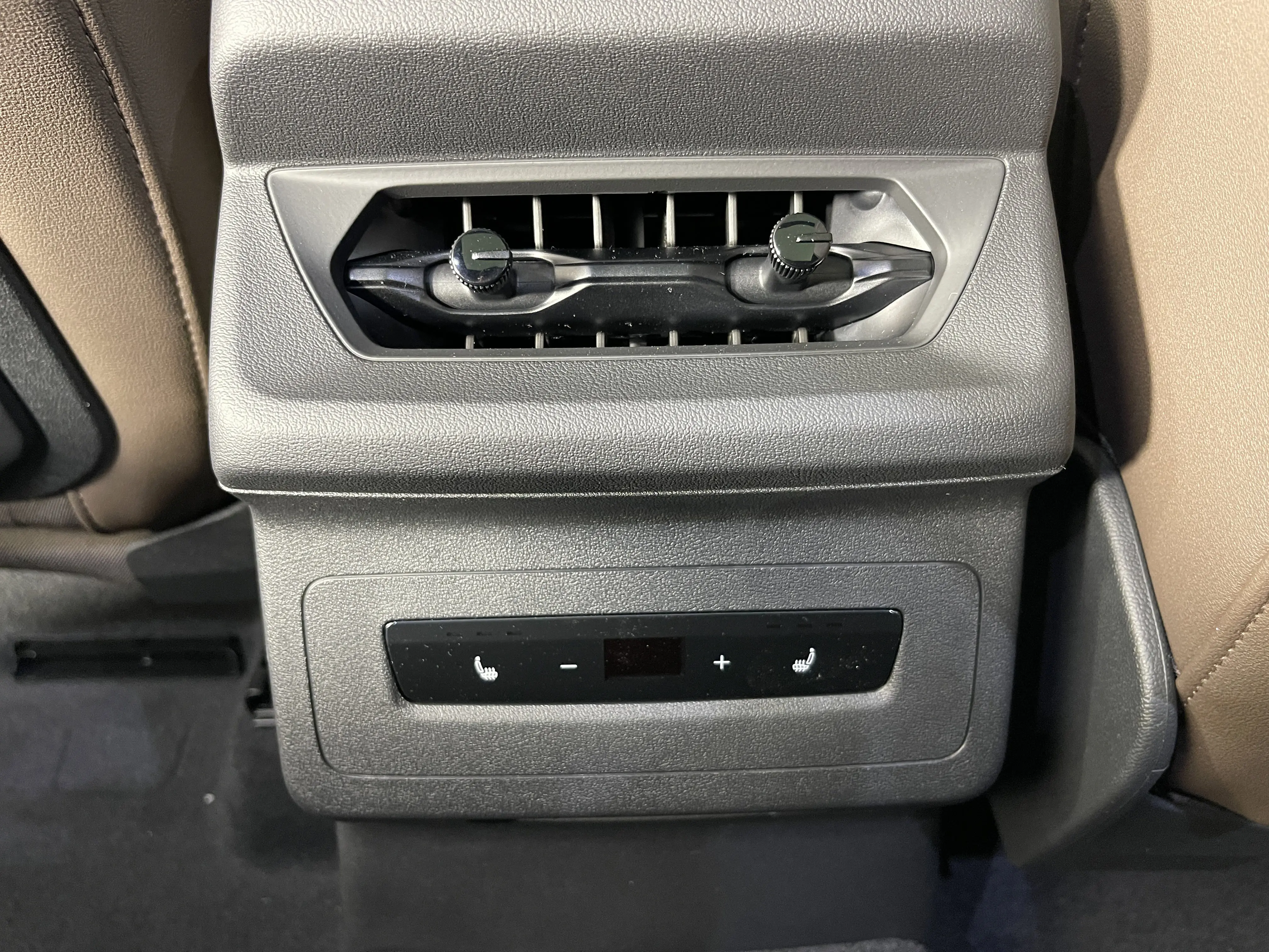 2025 Audi Q6 E-tron Premium Plus photo 28