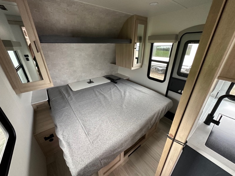 2024 Voyage/2427RB/2024 image-17