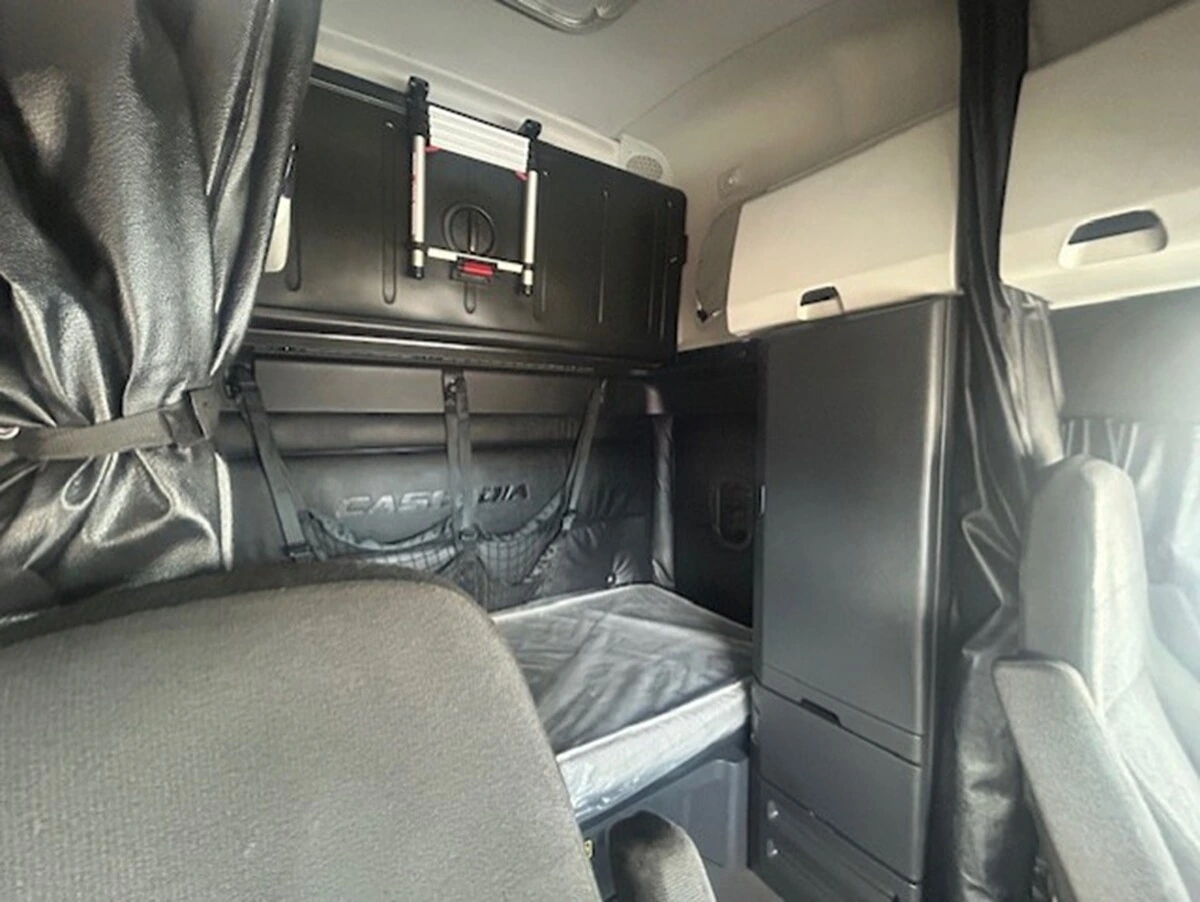 2024 Freightliner Cascadia - image 16