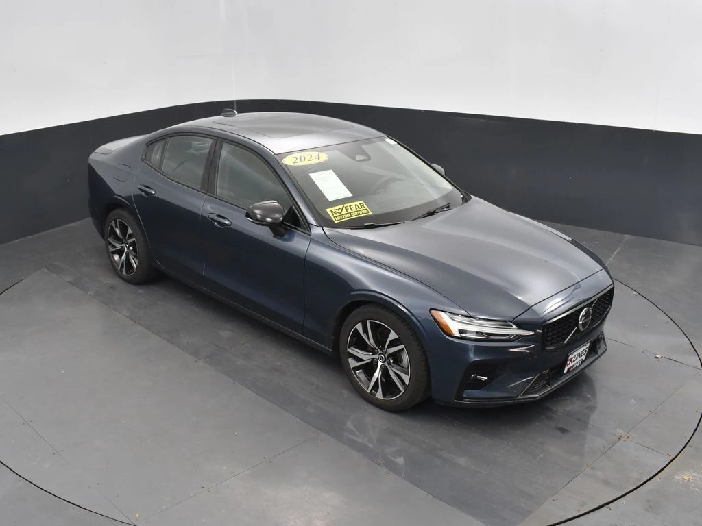 2024 Volvo - image 36