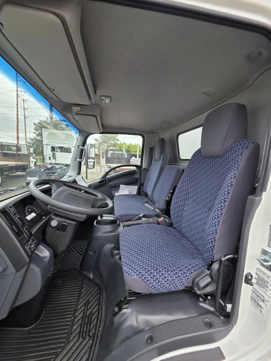 2026 Isuzu NPR — photo 8