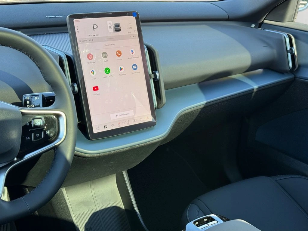 2025 Volvo - image 12