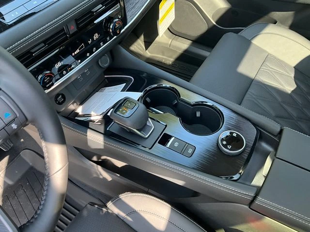 2026 Nissan Rogue Platinum - Photo 8