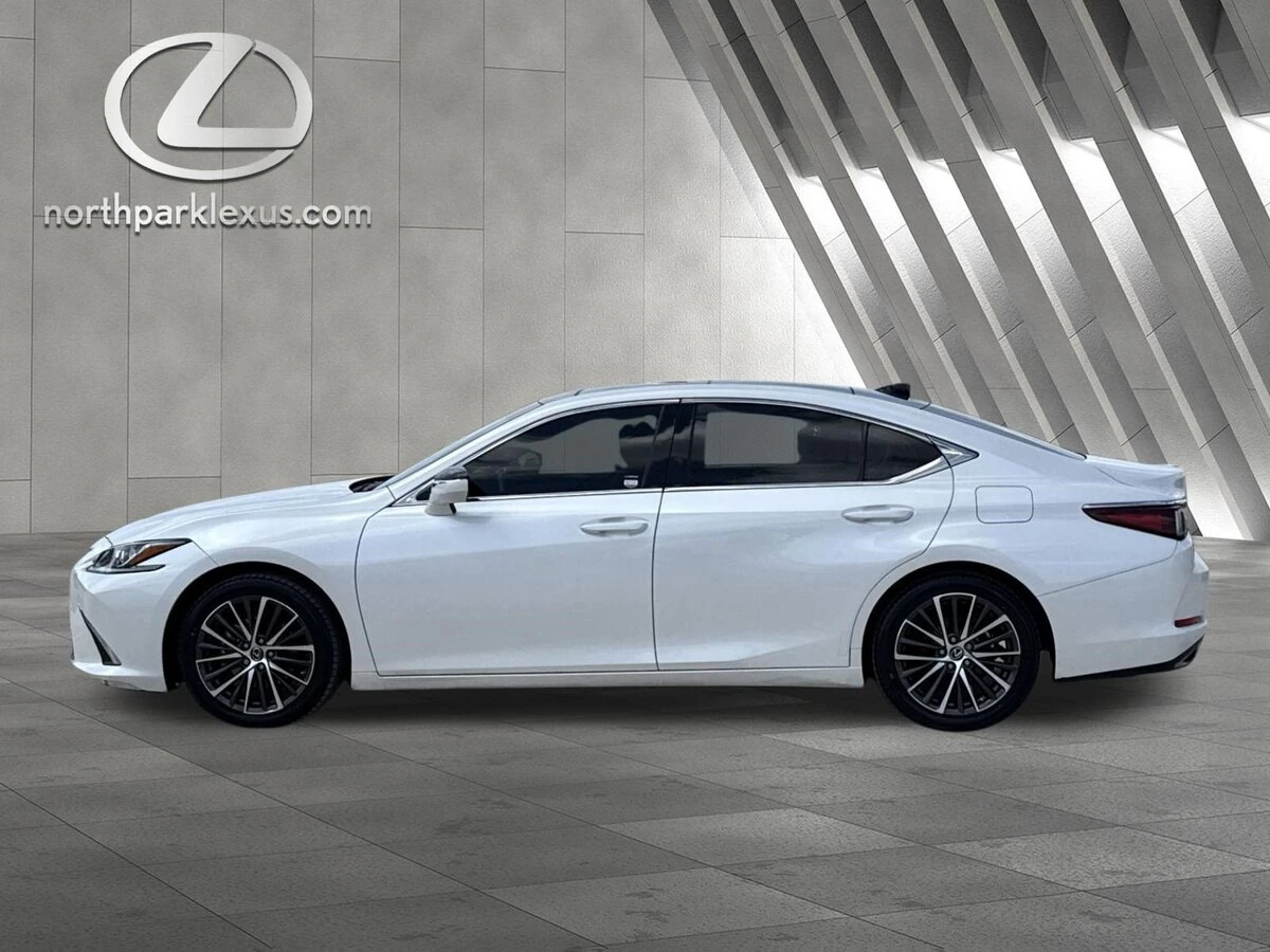 2023 Lexus ES 350 350's photo
