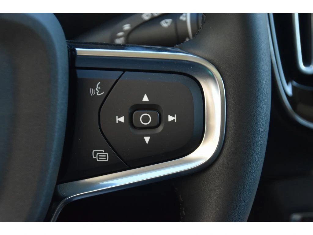 2026 Volvo - image 34