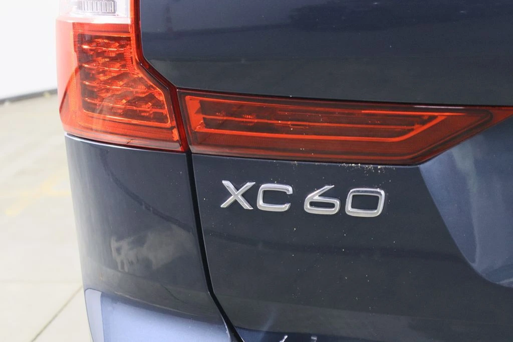 2023 Volvo - image 40