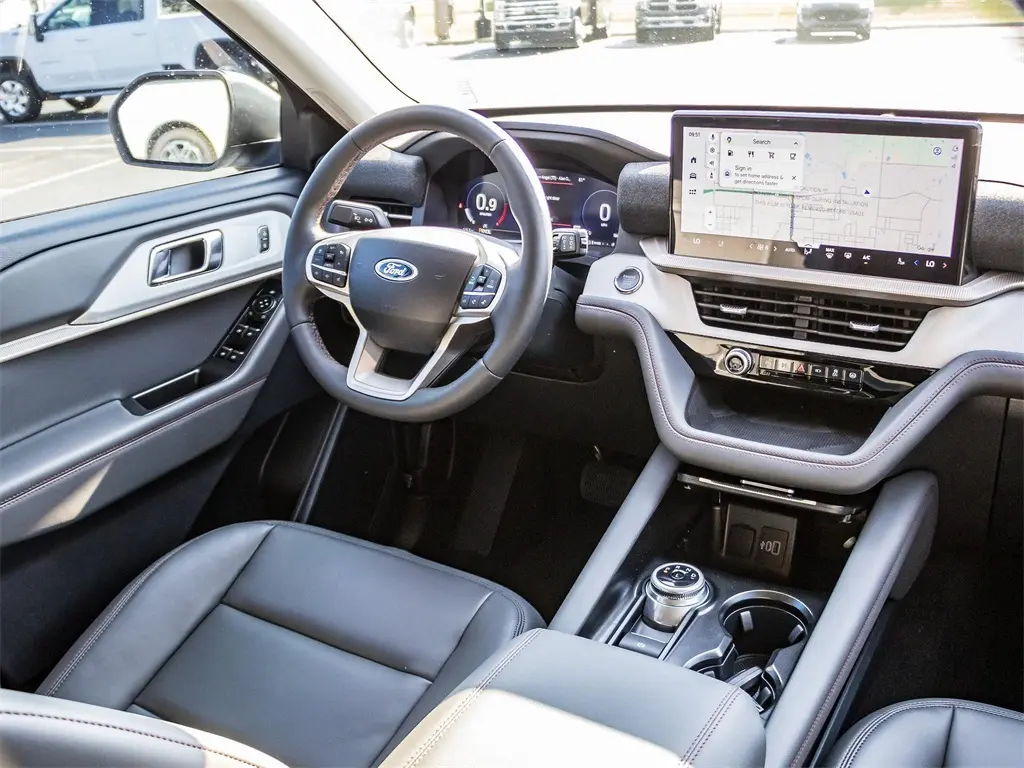 2025 Ford Explorer photo 22