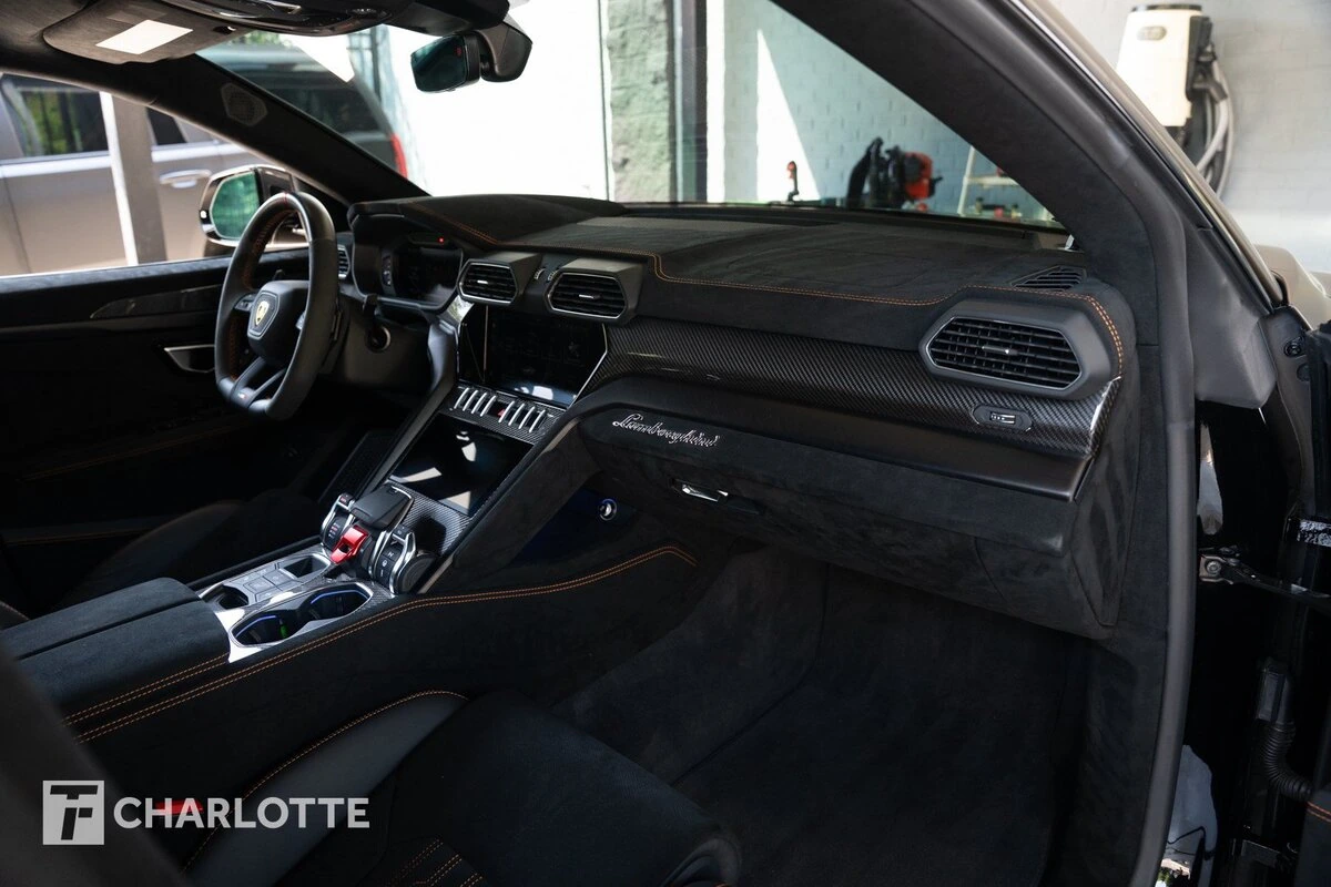 2023 Lamborghini Urus Performante - Photo 32