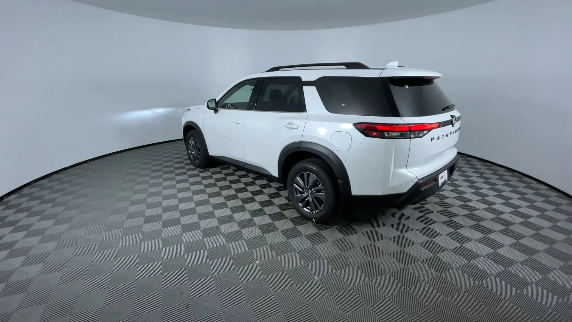 2025 Nissan Pathfinder SV photo 6
