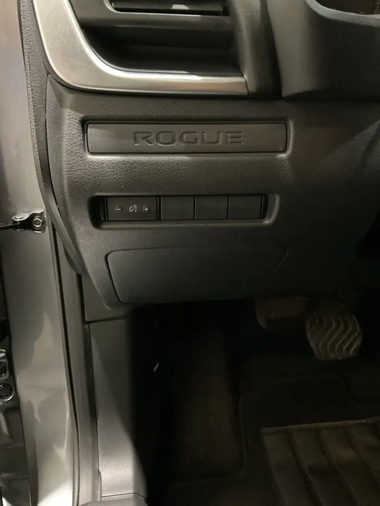 2023 Nissan Rogue S photo 8