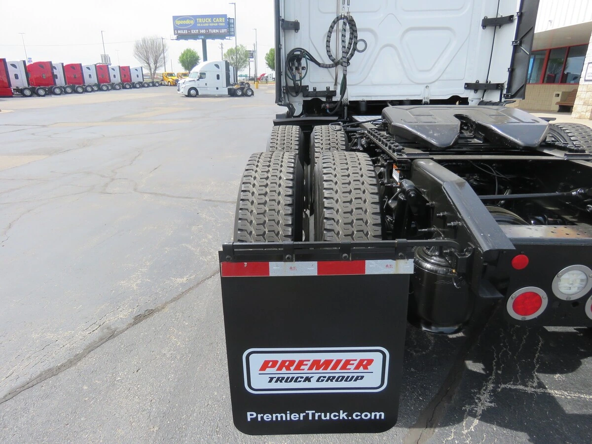 2024 Freightliner Cascadia - image 4