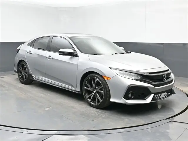 2018 Honda Civic Sport Touring photo 9