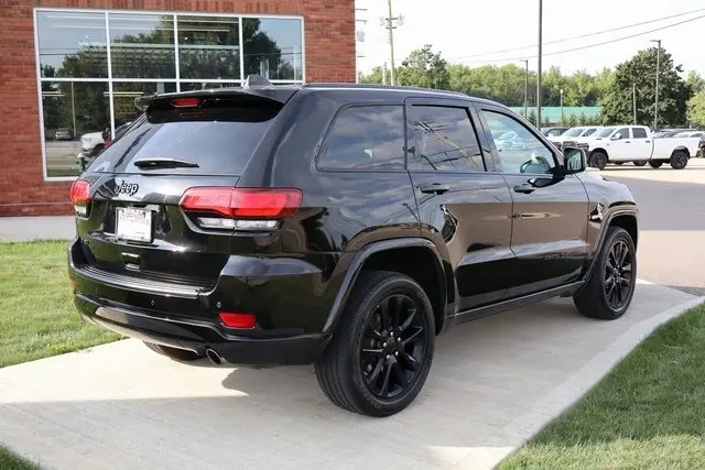 2020 Jeep Grand Cherokee Altitude photo 26