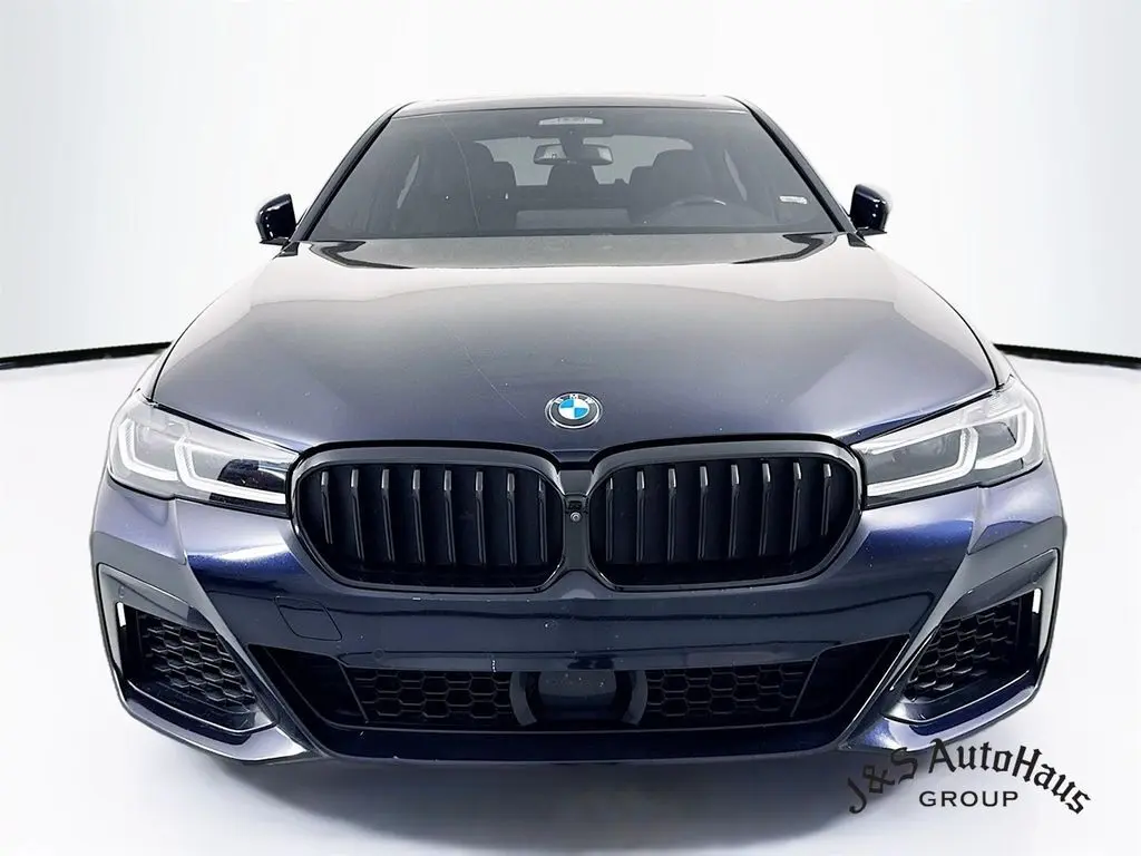 2022 Bmw M550i xDrive photo 2