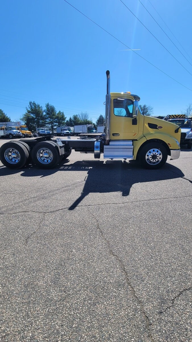 2020 Peterbilt 579 in Warminster, PA — photo 3