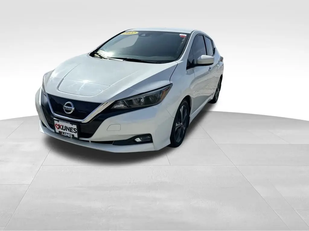 Used 2022 Nissan LEAF SV with VIN 1N4AZ1CV5NC550717 for sale in Davenport, IA