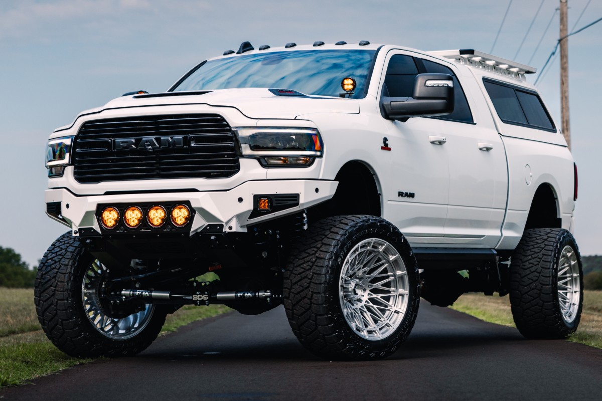 Custom Vossen Pearl RAM 3500 Exterior Driver Side Front Profile