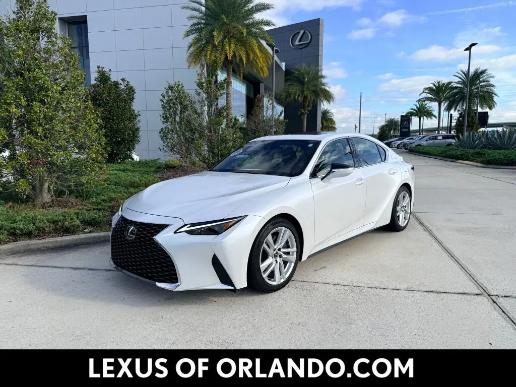2024 Lexus IS 300's photo