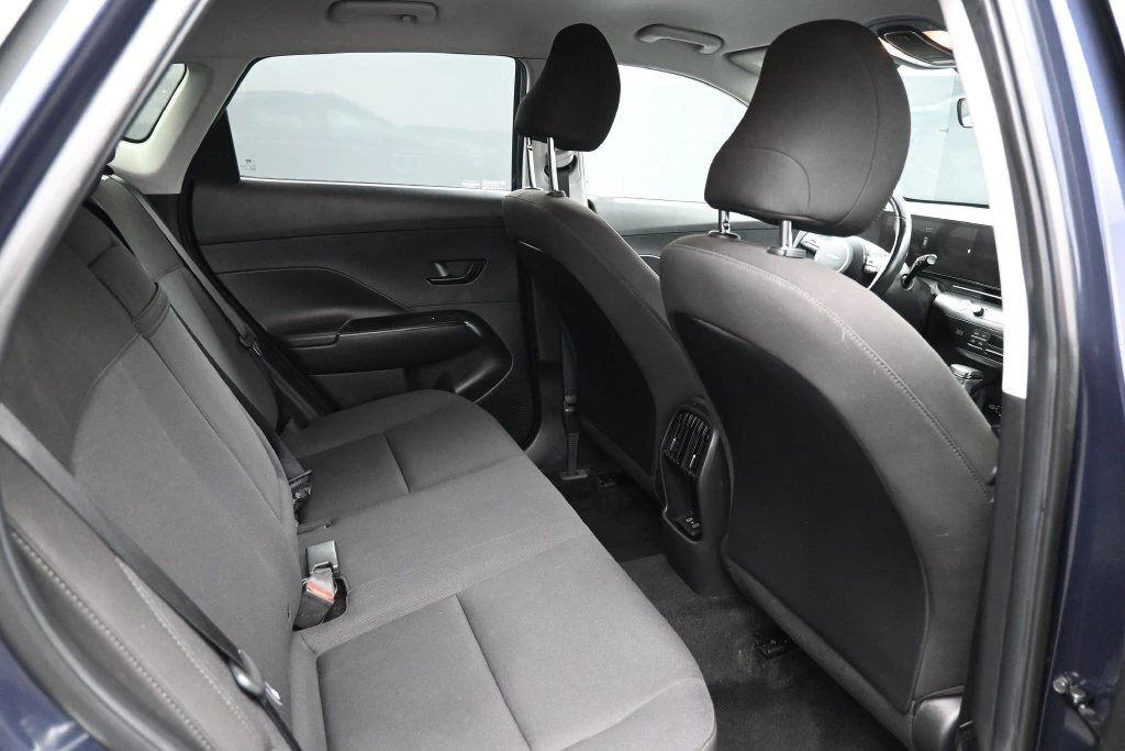 2025 Hyundai Kona SEL - Photo 28
