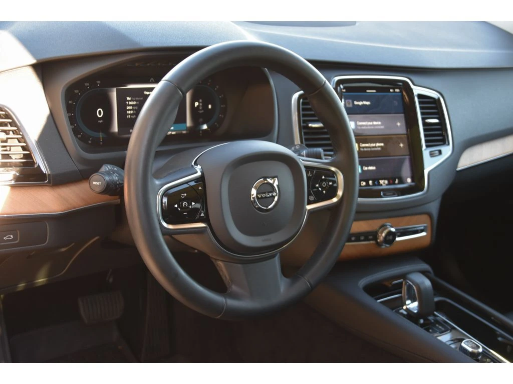 2023 Volvo - image 10