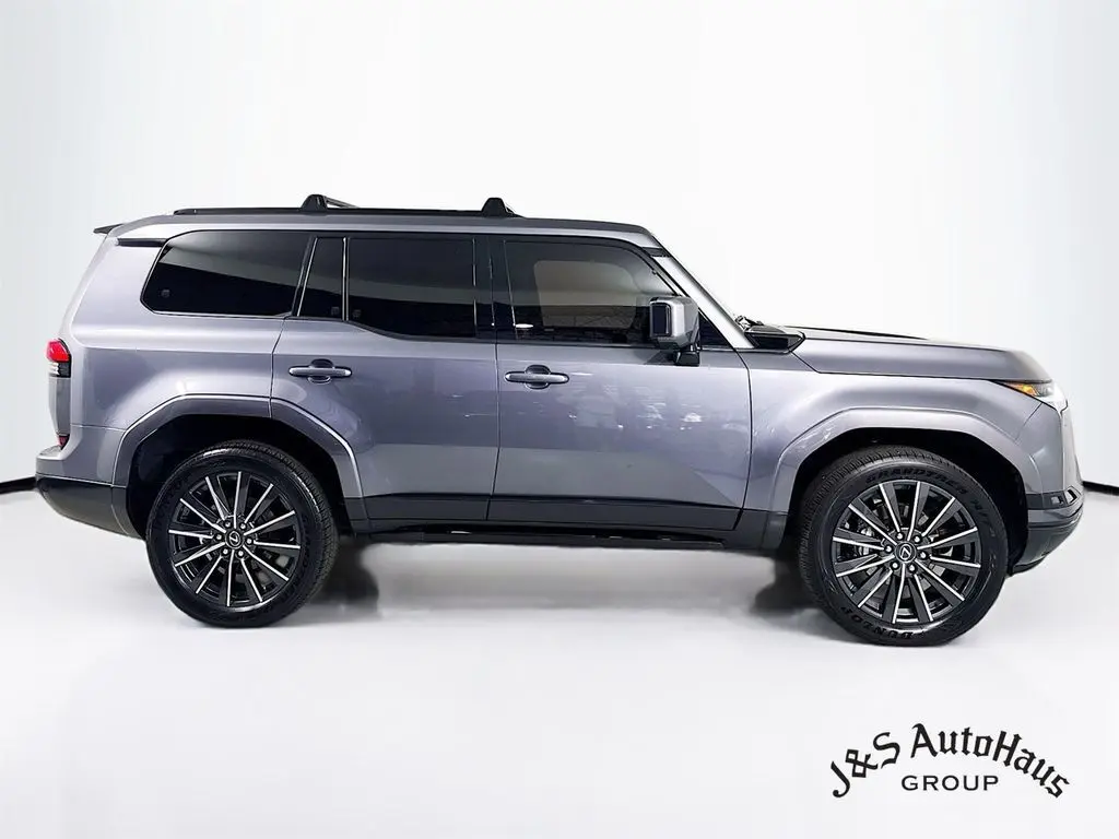 2025 Lexus GX 550 Luxury photo 8